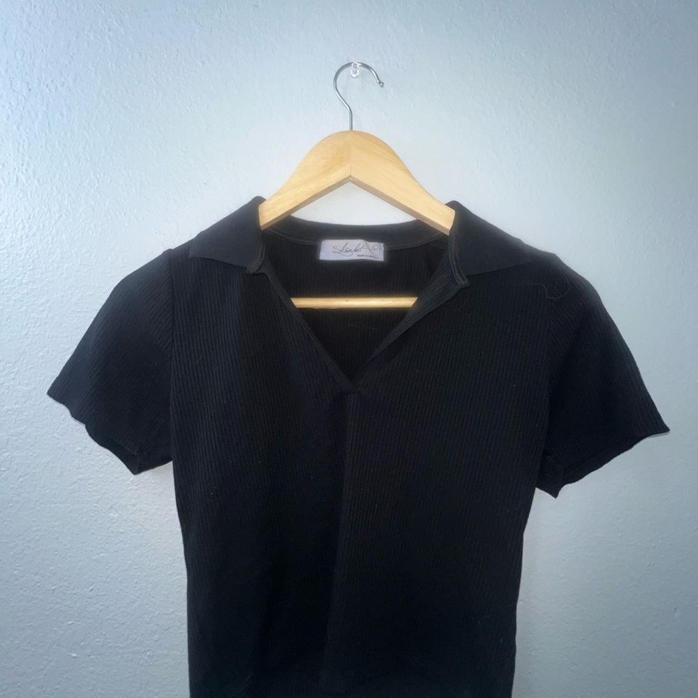 Elegant Black Ribbed Crop Top